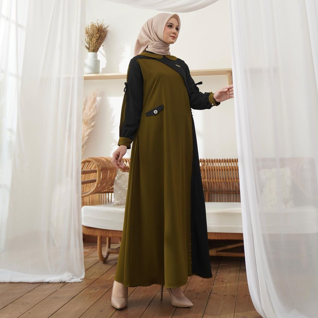 Desert Bloom Abaya | Sophisticated Style