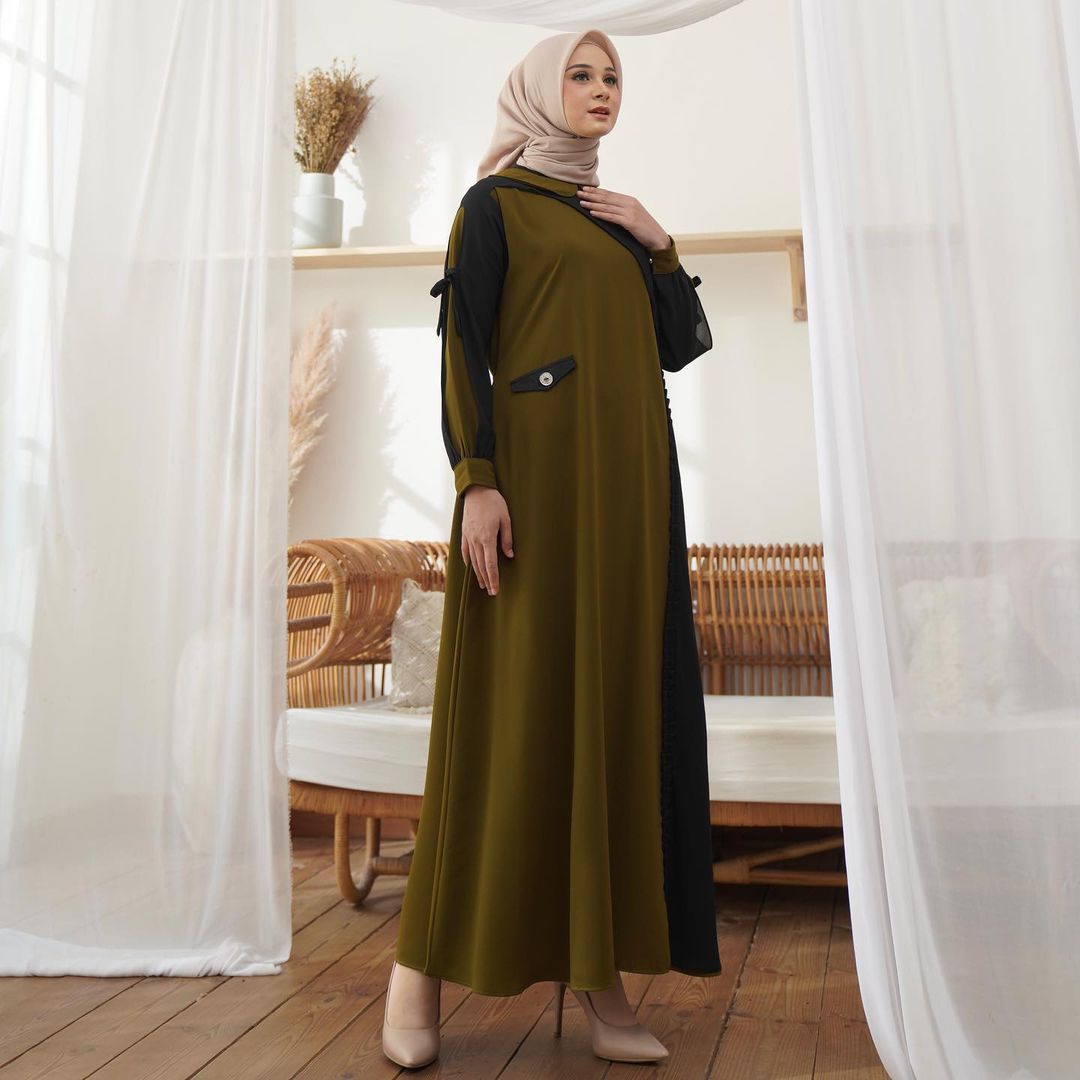 Desert Bloom Abaya | Sophisticated Style