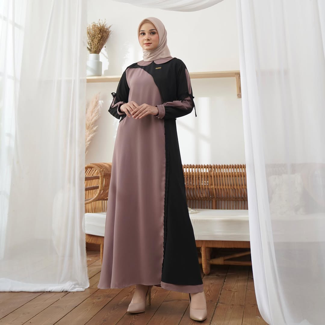 Desert Bloom Abaya | Sophisticated Style